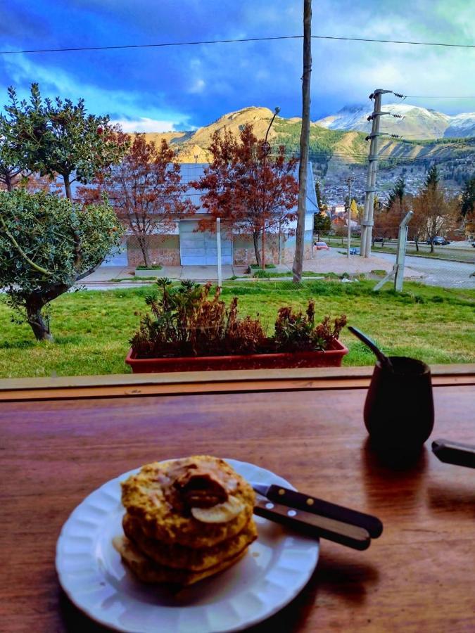 Pinto Casa Hostel & Bar Esquel Kültér fotó